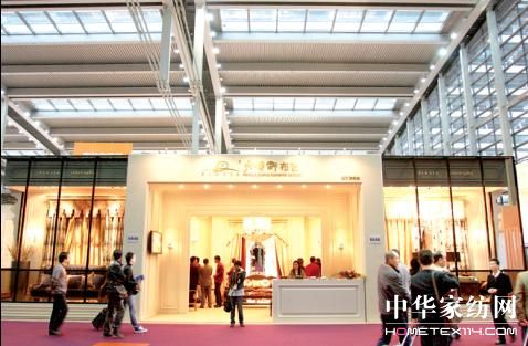 ���ڇ��H�Ҽ�չ  �r(ji��)ֵ��(chu��ng  )�µǈ�(ch��ng)