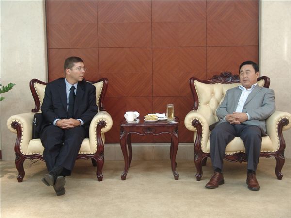 ���ն����L(ch��ng)��(hu�� )Ҋ(ji��n)˹����˹��˾CEO JOSUEһ��