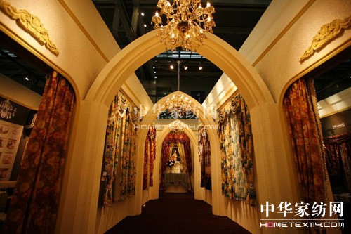 ���ڇ��H�Ҽ���ˇ�߼Ҿ��Ʒչ�[��(hu�� )