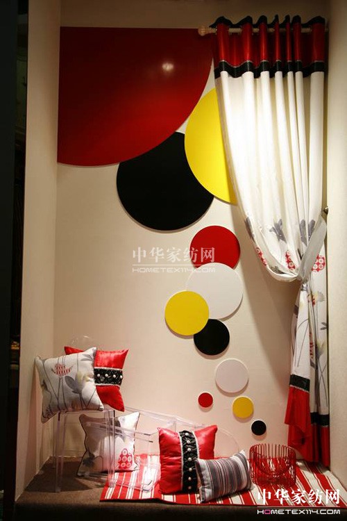 ���ڇ��H�Ҽ���ˇ�߼Ҿ��Ʒչ�[��(hu�� )