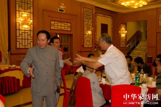 �Ї���(j��ng)����̼�D���c�ɳ��m�l(f��)չ���(hu�� )