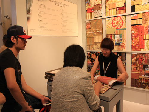 �z��•���{�r(sh��)�мҾ�չ�����P(gu��n)ע