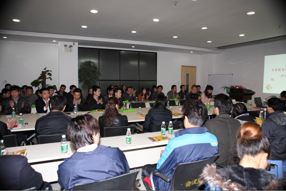 �h��(m��ng)�_(k��i)չ���Ҹ������v����