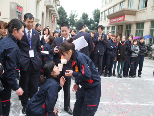 ʢ��F�e�kȤζ�\��(d��ng)��(hu�� )�c�������˹���