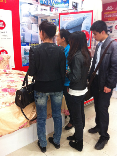 �Pʢ��Ʒ��Ńr(ji��)�M(m��n)�~����iphone4S��