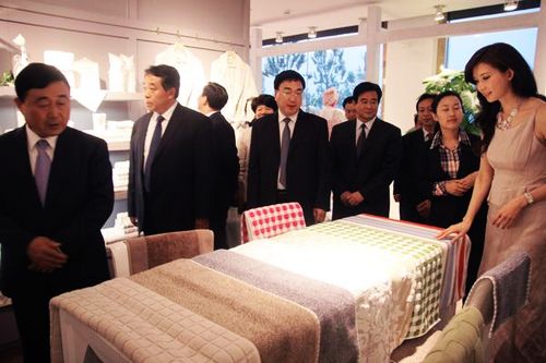 ���ռҼ�2012���ﶬ��Ʒ�l(f��)����(hu�� )¡���e��