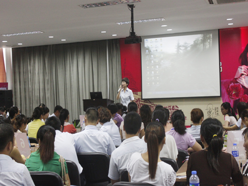 �Pʢ�Ҽ�2012�ﶬ��Ʒ��Ӗ��(hu�� )�A�M(m��n)�ɹ�