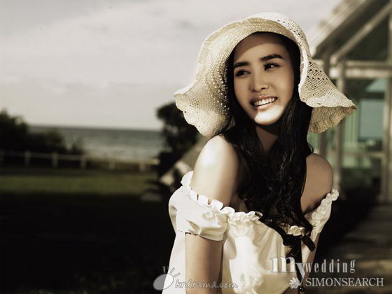 �λۆ���Ӣ��(��i)һ���n���ͱ��t��Ů��