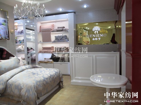 ������(m��ng)ֱ�I(y��ng)�N(xi��o)�ی�(zhu��n)�u(m��i)��ʢ�b����