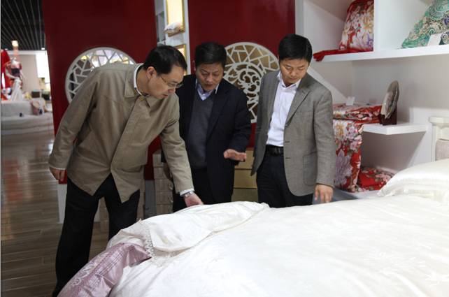 ���ýz�I��ʡί�M�����I(l��ng)���W���{��