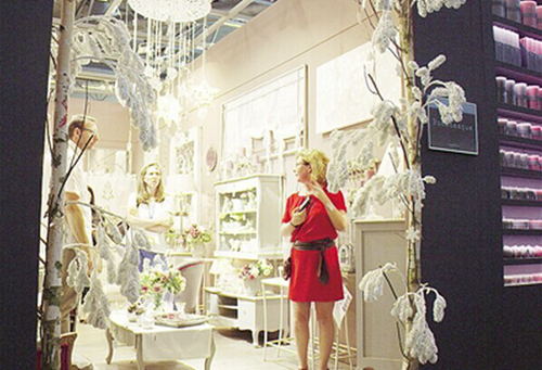 ����Ҿ��b�չ�����Ї�Ԫ��