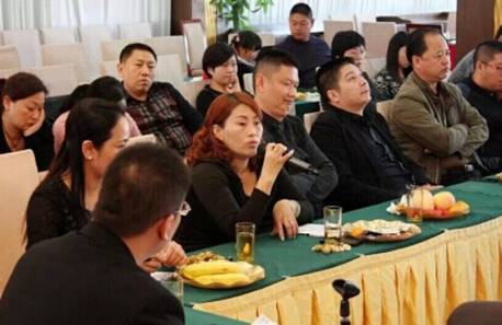 ���ˍu�Ҽ�2015������Ʒ�b�p��(hu�� )�߽�(j��ng)�N(xi��o)����Մ��(hu�� )�A�M(m��n)�Y����