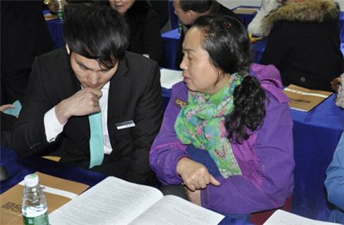 ʥ���R�Ҽ�2015�ж�ӭδ��(l��i)��Ʒ��(hu�� )