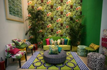 ��ɫ�ߔ̚���f(w��n)ǧ