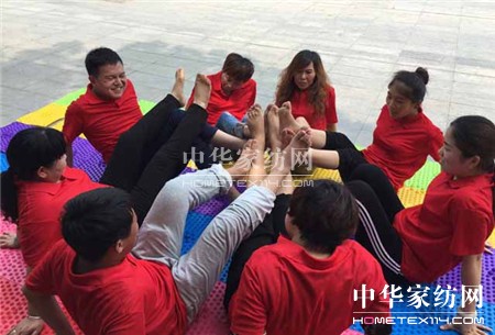 ������ؾ�Ӣ�R������ϵ�＾�l(f��)չ��