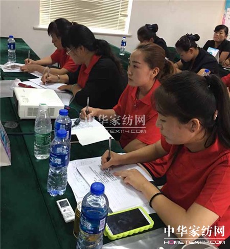 ������ؾ�Ӣ�R������ϵ�＾�l(f��)չ��