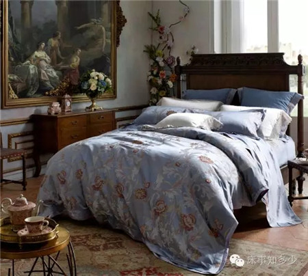 ����Ҽ���һ��ɫ����(l��i)�����ζ���ħ����