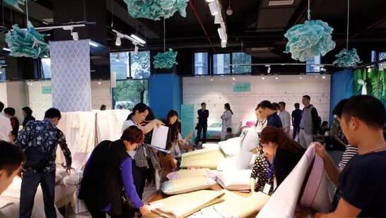 ���R���Ҽ�2017������Ʒ�l(f��)����(hu�� )�ɹ��e��