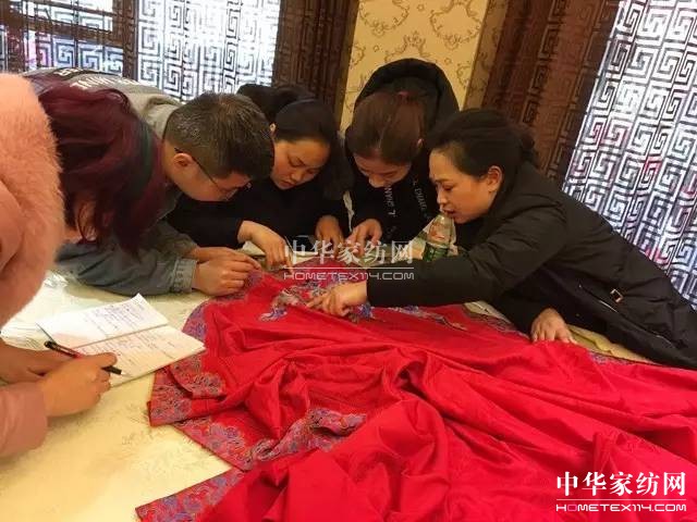 �Pʢ�Ҽ�����������Ӣ�R����ɽ�������@��������