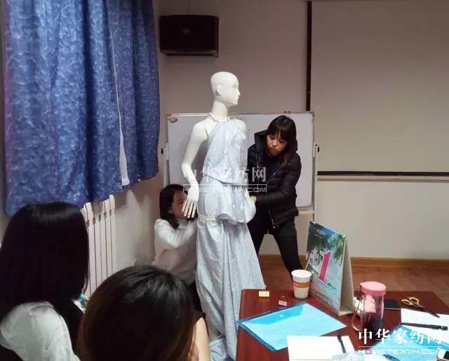 �Pʢ�Ҽ�����Ӣ���������f��Փ�������l(shu��)��Ӣ����