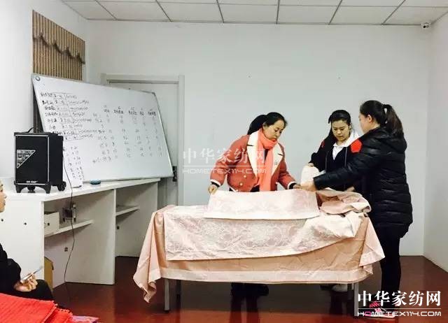 �Pʢ�Ҽ�����Ӣ�Ƽ��S�����(m��ng)��Ⱥ�t����־�ڎp����