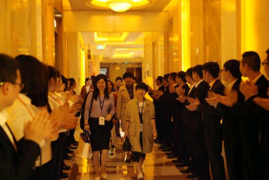 ���R���Ҽ�2017�ﶬ��Ʒ�l(f��)����(hu�� )�A�M(m��n)��Ļ