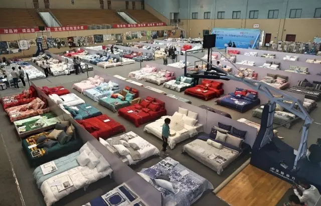 �Ҹ�������ζϯ����ͨ������������300���Ҽ��a(ch��n)Ʒ��Ů�����