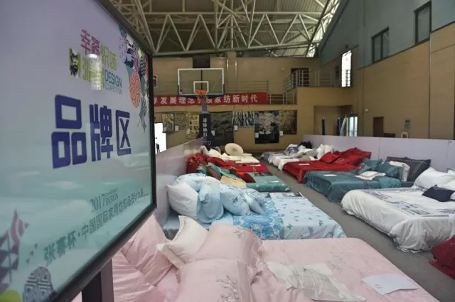 �Ҹ�������ζϯ����ͨ������������300���Ҽ��a(ch��n)Ʒ��Ů�����