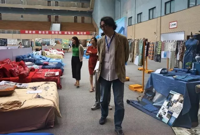 �Ҹ�������ζϯ����ͨ������������300���Ҽ��a(ch��n)Ʒ��Ů�����