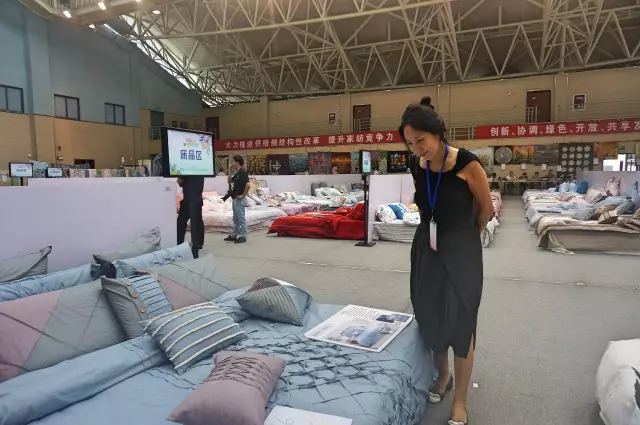 �Ҹ�������ζϯ����ͨ������������300���Ҽ��a(ch��n)Ʒ��Ů�����