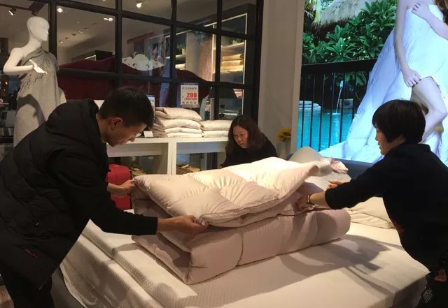 �Pʢ�Ҽ���Ӣ��Ӗ��(hu�� )��2018��Ʒ��Ӗ��(hu�� )�ի@�M(m��n)�M(m��n)��