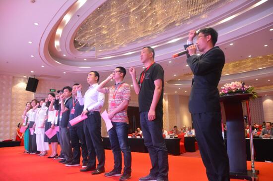 ��Ӣ���I(l��ng)�a(ch��n)�I(y��)��(chu��ng  )����(d��ng)�r(ji��)ֵ�����h˹�˶�����•2018�Ї��Ҽ��ҾӮa(ch��n)�I(y��)�l(f��)չ�߷�Փ��