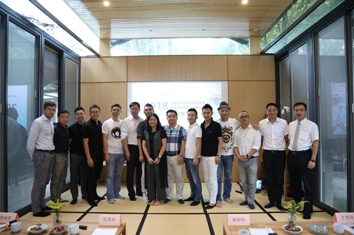 ����Ȼ���ؾ�����������һ��(ch��ng)���ӵİl(f��)����(hu�� )