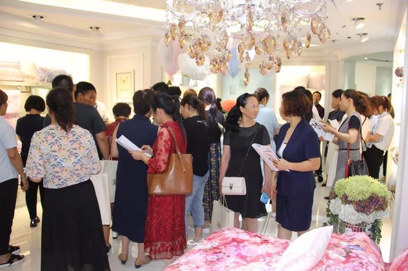 ��Ʒ•�������Ҽ�2019�ﶬ��Ʒ�l(f��)����(hu�� )�A�M(m��n)�չ���